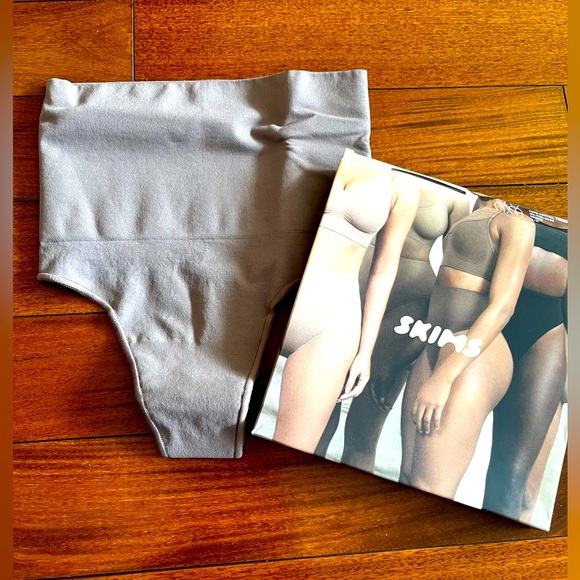 SKIMS Intimates & Sleepwear Nwt Skims Core Control Thong Poshmark